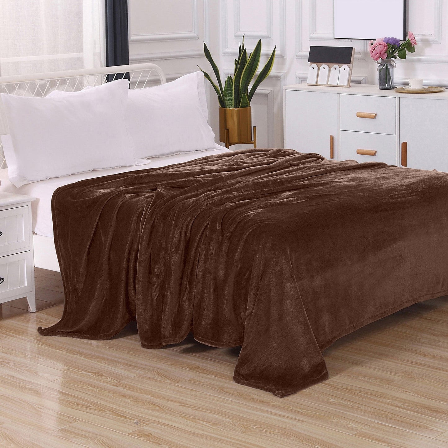 Luxury Bedding Outlet Flannel Fleece Blanket