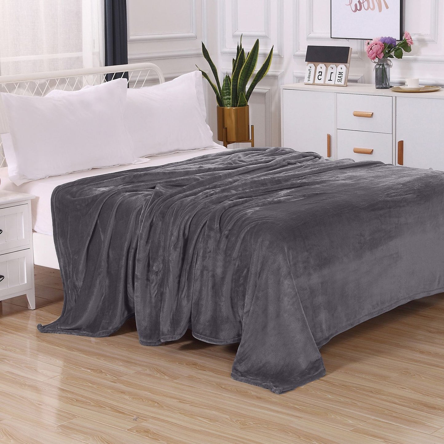 Luxury Bedding Outlet Flannel Fleece Blanket