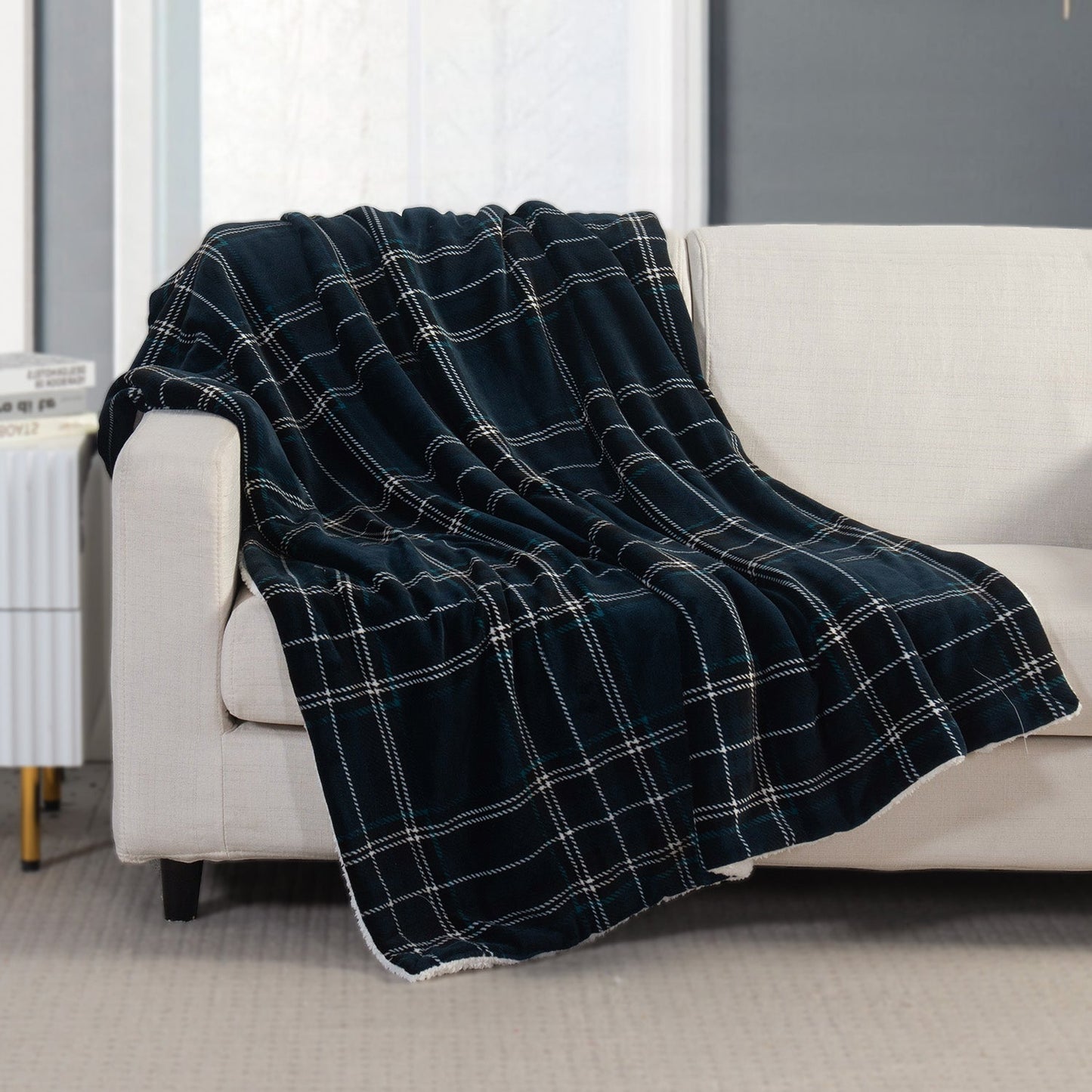 Luxury Bedding Outlet 50" x 60" Plaid Pattern Sherpa Throw Blanket